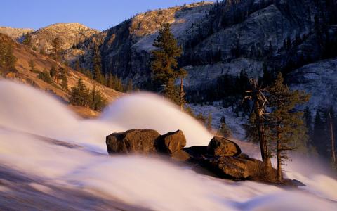 胡銘嘯RGVG42QA相關圖片