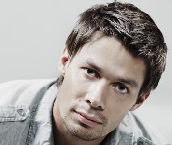 俞啟堯Q1CP48H5相關圖片