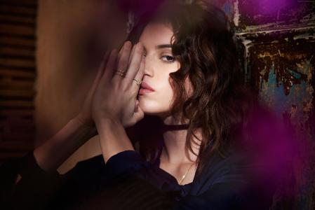 戚丹妮D2UBNKC6相關圖片